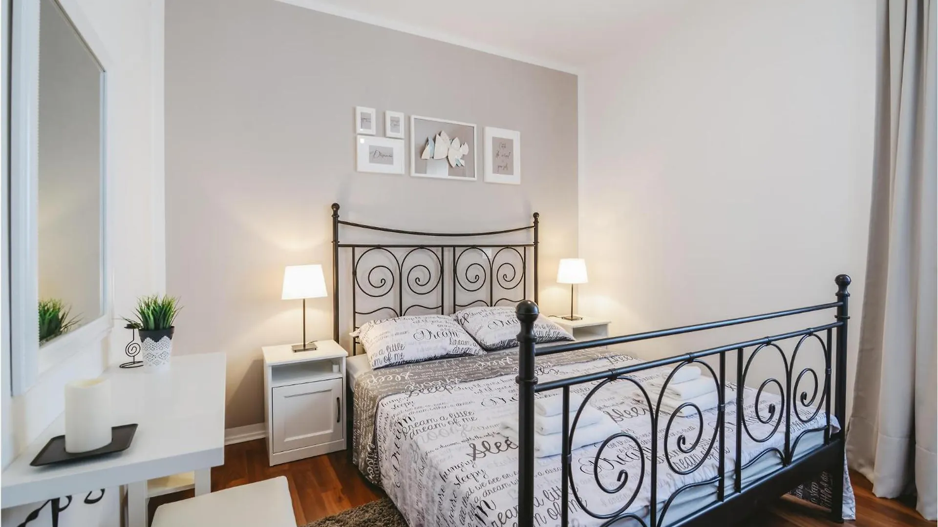 Holiday home 5 Bedroom Beautiful Home In Pula